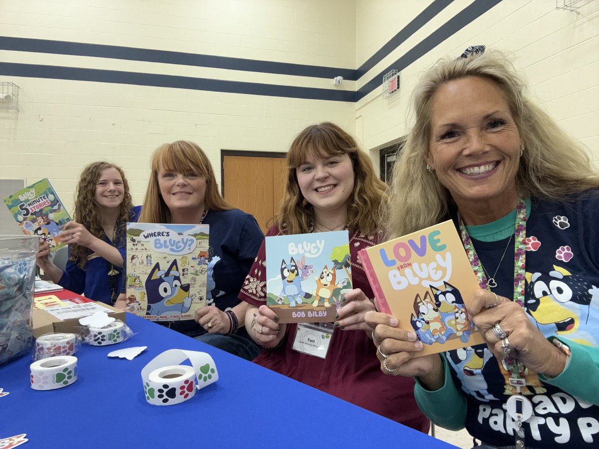 So much fun tonight at Elwood Elementary’s Kindergarten registration!! Loved seeing all the kidoz!! 📚♥️💙📚
#PantherPride #ReadersAreLeaders