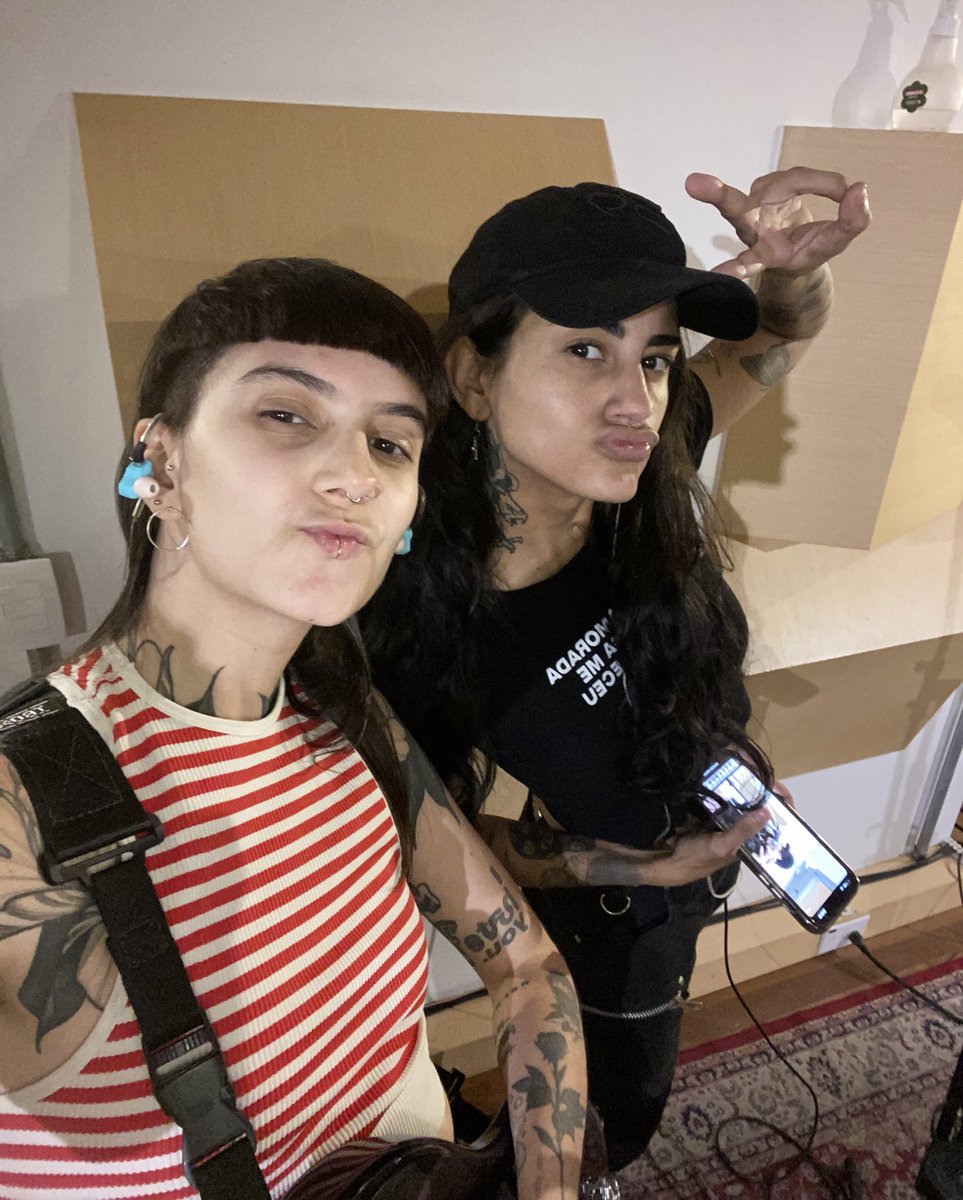 eh isso galera 
sábado to tocando com a <a href="/daylimns/">DAY LIMNS</a> no hopi pride 🖤