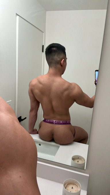 Push me on the counter call me princess 💖 https://t.co/gzYMVHzNCA