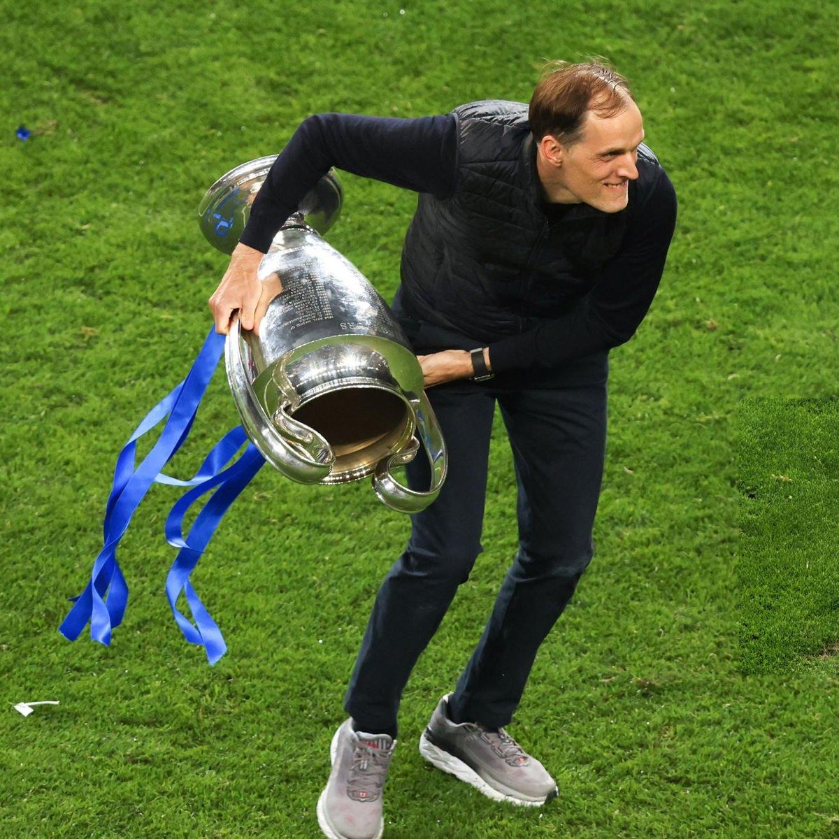 Emre Özcan: 'Real Madrid favori ama şu kadroyla Thomas Tuchel bir tehlikedir... Chelsea'yi şampiyon yaptı. PSG'yi finale çıkarması da onun kadar büyük başarıdır. Son beş yılda buralarda fark yaratmış bir hoca.'