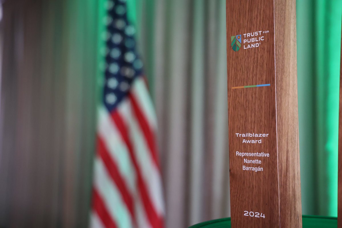 RepBarragan's tweet photo. Honored to receive the Trailblazer Award from @tpl_org tonight at @librarycongress! 

As someone who had to take a bus to baseball practice, I know how important it is to have access to green spaces & parks. 

I’ll always fight in Congress to ensure every American, no matter their zip code, has access to the great outdoors. #OutdoorsForAll