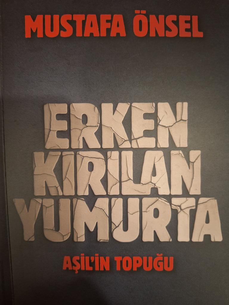 Bugün benim için en önemli olaylardan biri Türkiye'nin yetiştirdiği cesur, kahraman subaylardan biri ve çok başarılı bir yazar olan @mustafaonsel'in son kitabı 'Erken Kırılan Yumurta'yı almış olmam. 15 Temmuz'un detaylarıyla anlatıldığı kitabı okumak için sabırsızlanıyorum.