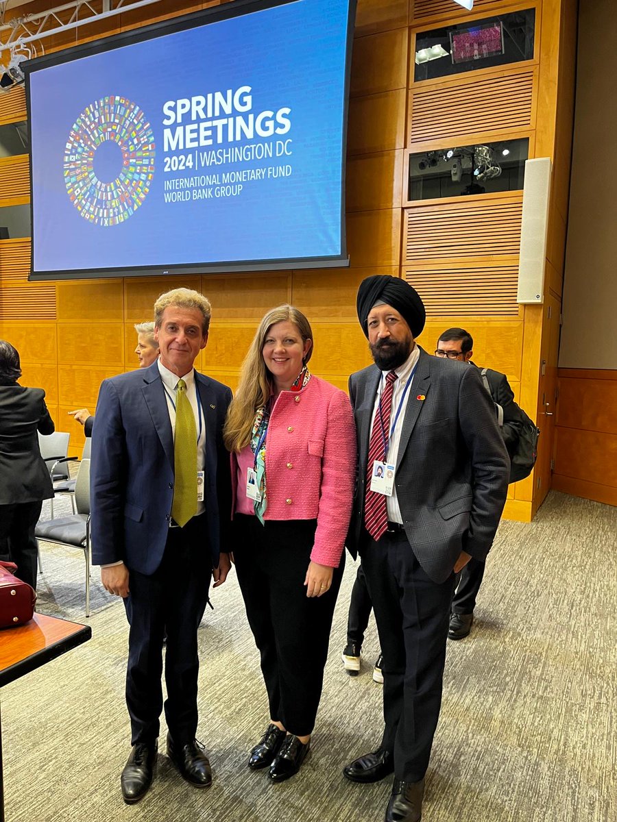 AFI and @Mastercard celebrate their 10-year-long partnership to boost #FinancialInclusion of the most vulnerable during the @IMFNews-@WorldBank #SpringMeetings in #WashingtonDC. #LeaveNoOneBehind #FinancialServices