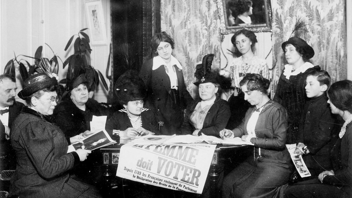 #CeJourla #26avril #1914, les militant(e)s organisent un #référendum sur le droit de #VoteDesFemmes. À la question « Mesdames, Mesdemoiselles, désirez-vous voter un jour ? » : 505.972 bulletins répondent « je désire voter » contre 114 bulletins négatifs. urlz.fr/qpH0