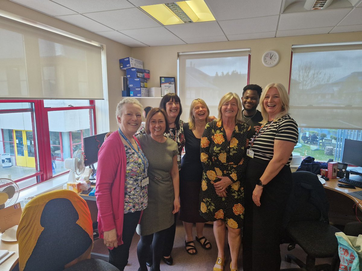 JuliaBM2CEO's tweet photo. I was a busy bunny yesterday spreading the appreciation. Here is my team at Royal Bournemouth Hospital who pulled out all the stops. Thank you all! #AdministrativeProfessionalsDay @UHD_NHS @S_HarringtonNHS https://t.co/qfCk3vcqIl