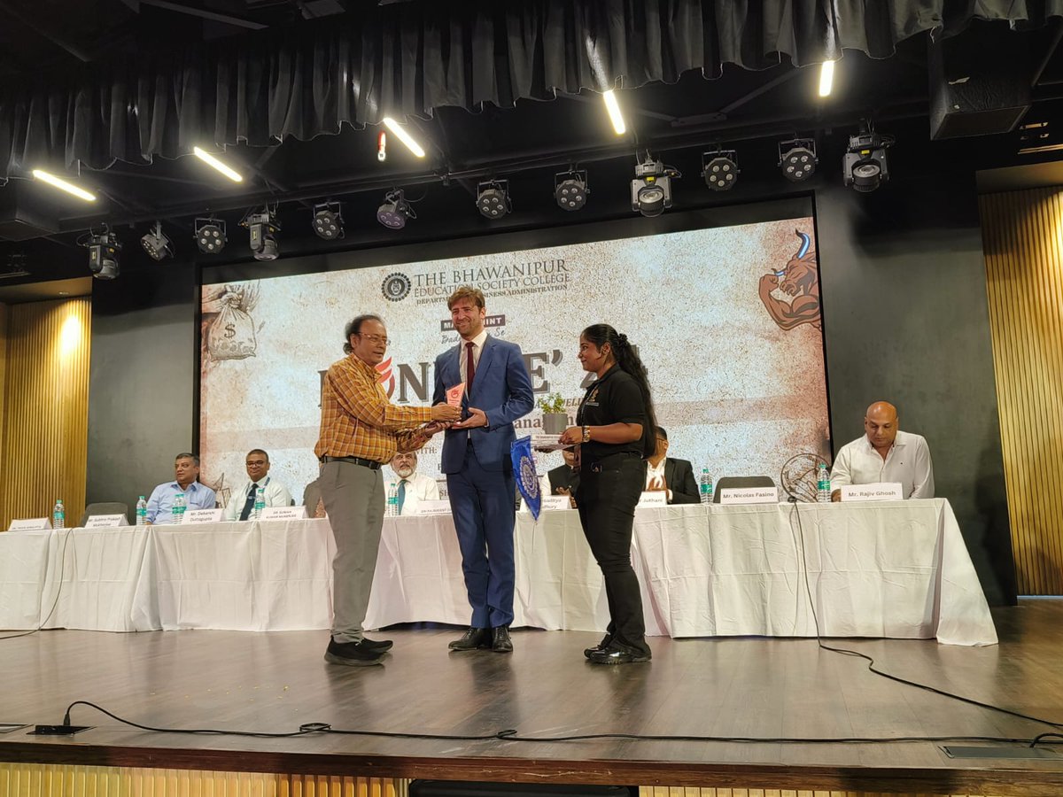 Mr Nicolas Facino, director of Alliance Française du Bengale, was honoured as a Special Guest at Bonfire '24, the National Inter-College Management Fest at The Bhawanipur Education Society College. He engaged with students, delving into educational and job prospects in France.