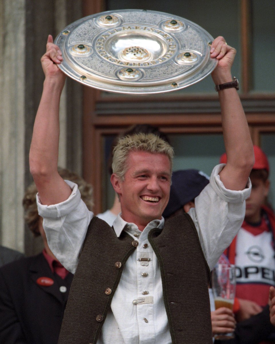 𝐎𝐢𝐬 𝐆𝐮𝐚𝐝𝐞, 𝐓𝐡𝐨𝐦𝐚𝐬 𝐒𝐭𝐫𝐮𝐧𝐳! 🎂 Der Champions League-Sieger von 2001, fünffache deutsche Meister und Pokalsieger von 1998 und 2000 wird heute 5️⃣6️⃣ Jahre alt! 🥳 #FCBayern #MiaSanMia