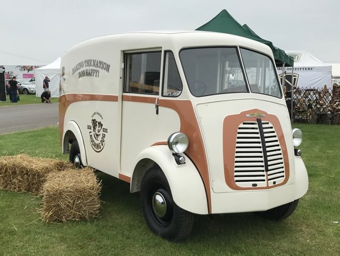 The J-type is a fab marketing tool @LaughingDogFood. The #MorrisJE will be too! Give your marketing some charm and ‘bite’. Get seen and get green.
Iconic. Classic. Electric.
morris-commercial.com/preorder/
#electricvans #businessowners #retailers #wholesalers #Spring #Smile