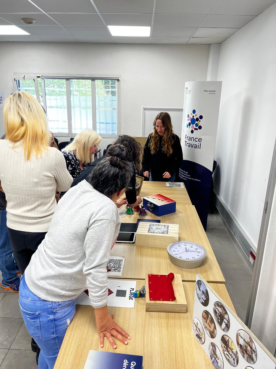 FTravail_PACA's tweet image. Semaine des métiers du #soin : se familiariser avec les métiers de l’aide à domicile de manière ludique en permettant aux candidats de découvrir et de se projeter dans le secteur grâce à un escape game, c’est ce matin à l’agence @FranceTravail  de Nice Nord