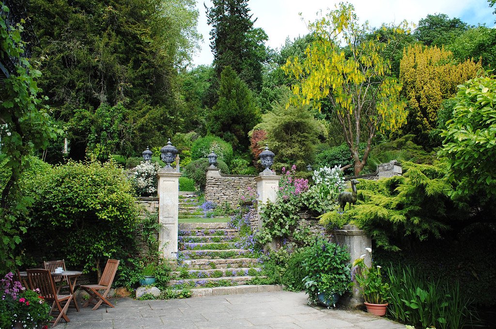 Thank you..I have had an amazing reaction to my post about @IfordManor ..thrilled you have loved it so much. So here are a few more photos from another more recent visit..looking so beautifully floriferous and colourful @GWandShows @GWmag @CarolKlein