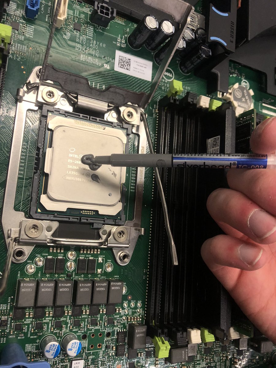 Paw_Host's tweet photo. Operation am offenen Herzen!
Dedicated-Server Upgrade für einen unserer Kunden. ❤️
#Intel #xeon #server #kvm #Hosting #dedicted https://t.co/TqToe660XT