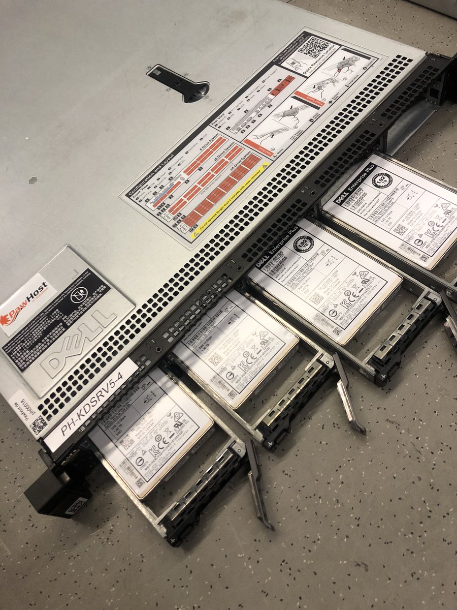 Paw_Host's tweet photo. Operation am offenen Herzen!
Dedicated-Server Upgrade für einen unserer Kunden. ❤️
#Intel #xeon #server #kvm #Hosting #dedicted https://t.co/TqToe660XT