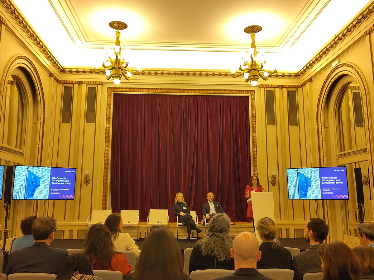 ZinaWeisner's tweet photo. Excited to be at the #MIGNEX24 Policy Conference in Brussels! @j_hagenzanker kicked off the event with background on our 6-year research project and the evidence-based policy implications for #EU #migration and #development policy. https://t.co/ubA4dVJu5E