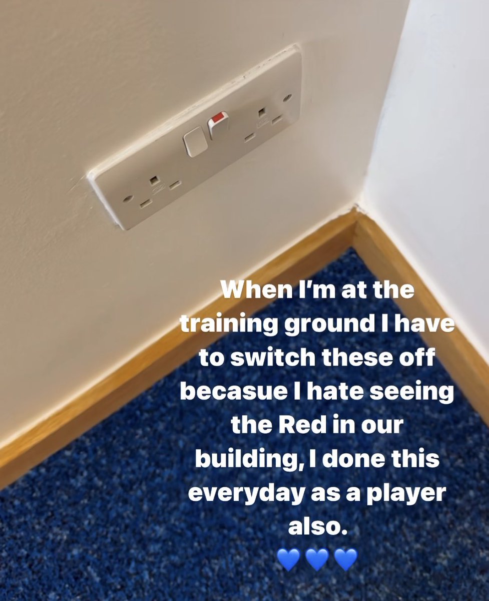 CFCBlues_com's tweet photo. John Terry would never allow any Red around Cobham when he was a player. 

Proper Chels 💙 https://t.co/mGrR3K1sJN