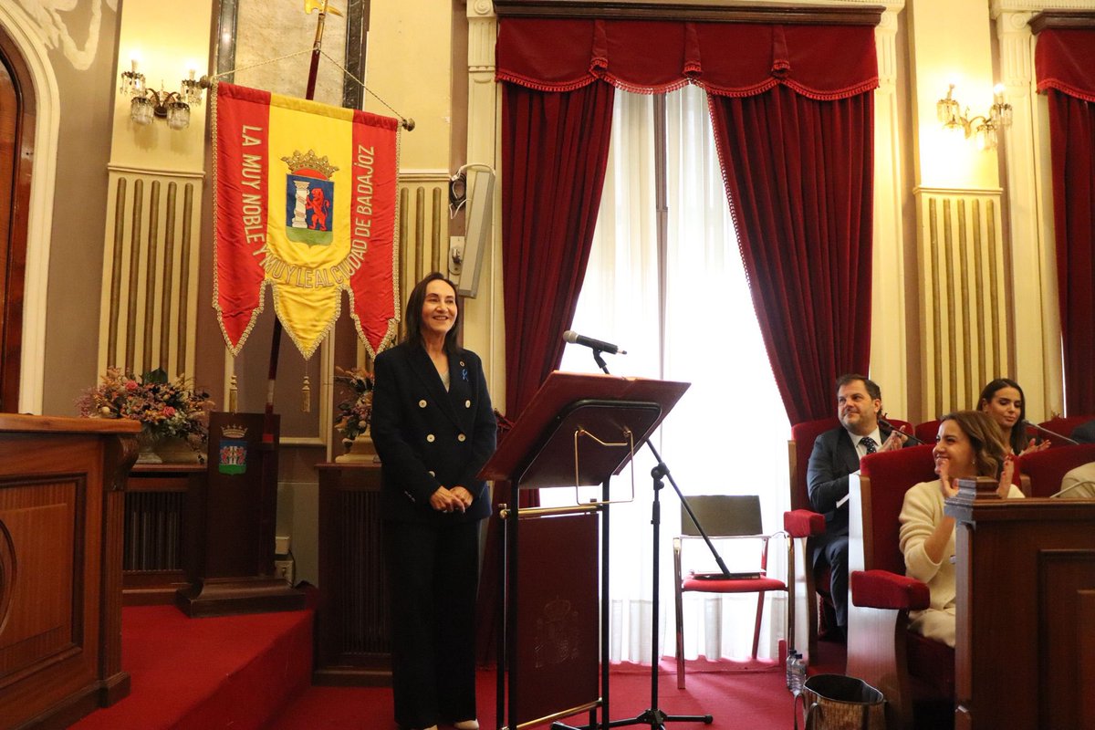 📷 En el Pleno Ordinario que se celebra esta mañana ha tomado posesión del cargo de concejal del Ayuntamiento de #Badajoz María Jesús Salvatierra Gordillo, perteneciente a #VOX