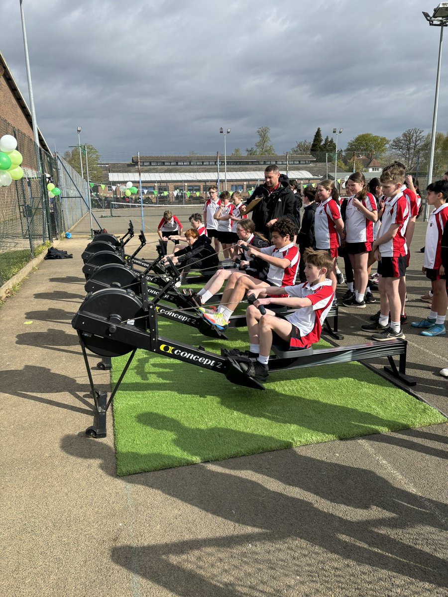 CGSBucks's tweet image. The sun is shining for our first ever Giving Day! Good to see Year 7s going for it! #PlayyourPart