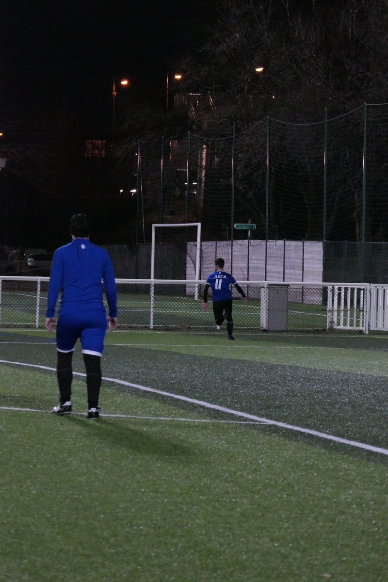 GalAzzurri's tweet photo. 🙌 VICTOIRE DE NOS AZZURRI ! 🔵🟠
Dans un match plein de maîtrises, les GA l’emporte 3-1 face à la Twale 🥳🥳
Un immense bravo à @LiberezLeChrl qui dépasse le record de but sur une saison du club 👏🏻
Et un GG à notre @LucasALM devenu buteur depuis quelques semaines ⚽️
#TeamGA https://t.co/lOgyJtGD28