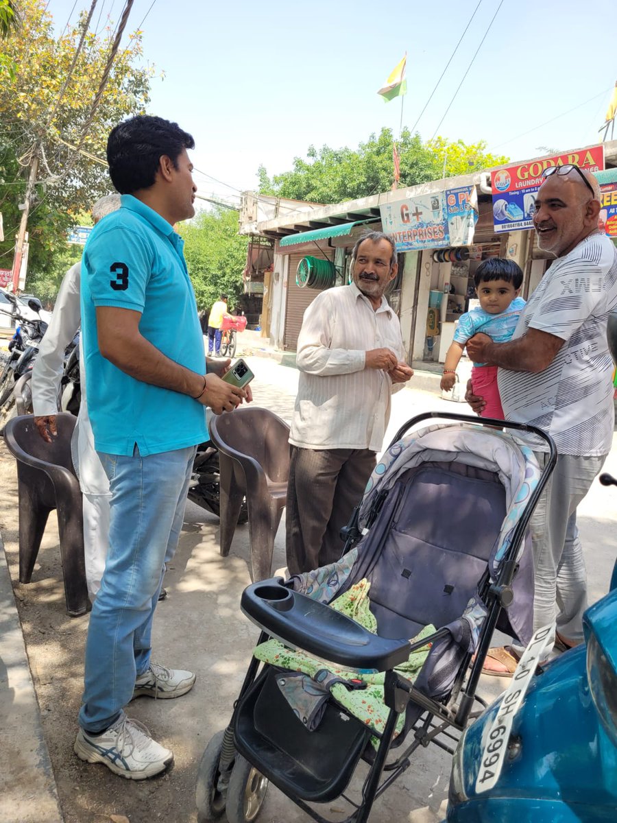 #DeshKaGarv #chunavKaParv #Election2024 #ECISVEEP @DEOWEST1 Door to door voter awareness campaigning by BLO supervisor and BLO in low voter turn out area AC 34 Matiala, District South West, PC 06 West Delhi under SVEEP activity.
