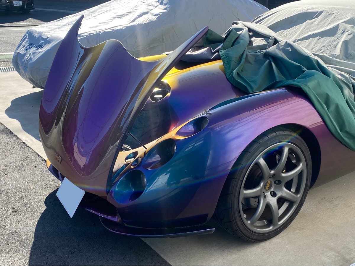 ripobitanium's tweet photo. #無言で愛車のエンジンを載せて何rt来るか

まさかこんなぬるぬるのボディの中にゴツいエンジンが入ってるとは誰も想像できない。

（エンジン見るには2人がかりでボンネット外さないと見れません） https://t.co/5unGeV5EXX