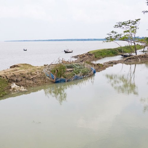 Bay of Bengal sea levels up 30% in 30yrs, exceeding global avg. WMO report warns of serious climate risks. 

Read more on shorts91.com/category/clima…

#ClimateChange #Bengal #SeriousCondition #BayofBengal #WMO #SeaLevel
