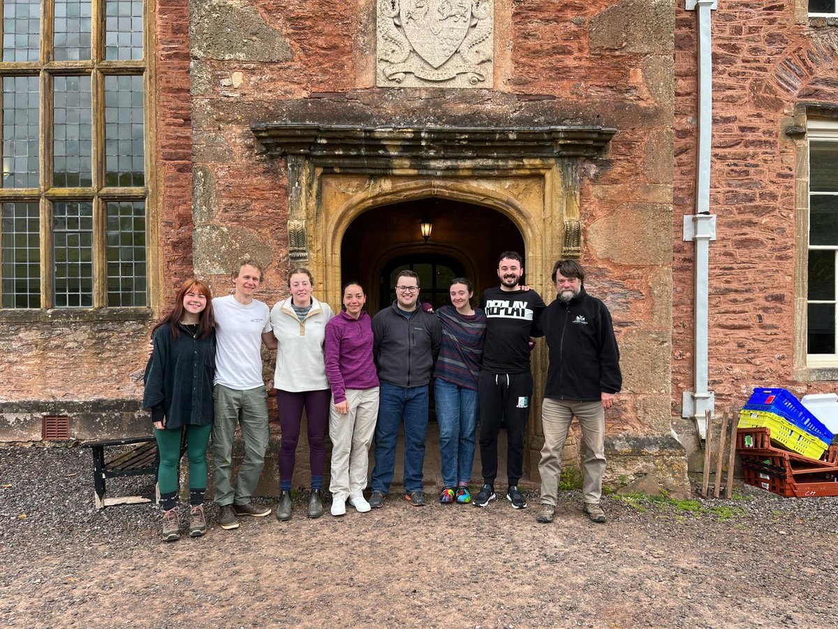 phyco_amy's tweet photo. The last hurrah! This is my favourite course to demonstrate on. It's so chill, so peaceful, and most importantly, loads of fun 💚 
The third and final time at @FSCNettlecombe before I finish my PhD 😭

#fieldstudiescouncil #phdlife  #phdchat #ecologylife https://t.co/7msp5zoygn
