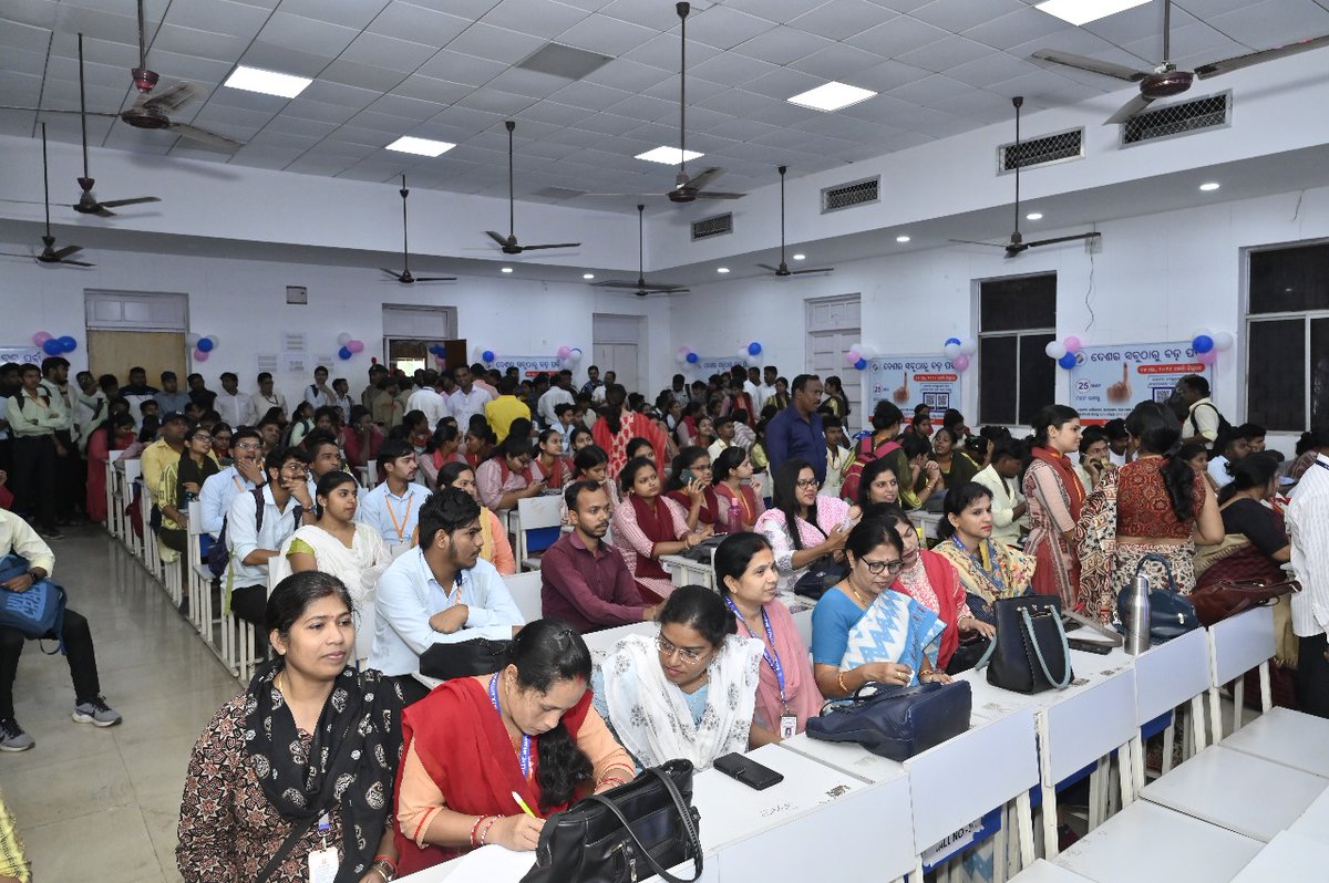 To motivate students and to spread Voter Awareness, today a programme was held in BJB Autonomous College. BMC Commissioner, DM cum Collector Khordha, Regional Director-Education Dept, Principal BJB College, Collectorate Team, Team BMC, College Authorities & students were present…