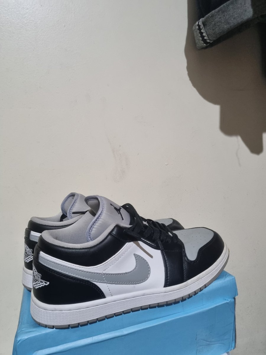 nnakyugf's tweet photo. WTS / WANT TO SELL
Preloved Sepatu Jordan 1 Smoke Grey Low
Size 43 (27,5cm) , 650k nego!! 
• no box
• barcode ✅
• co 🍊 || gratong ✅
• dom Bogor https://t.co/CHPEga8FQa