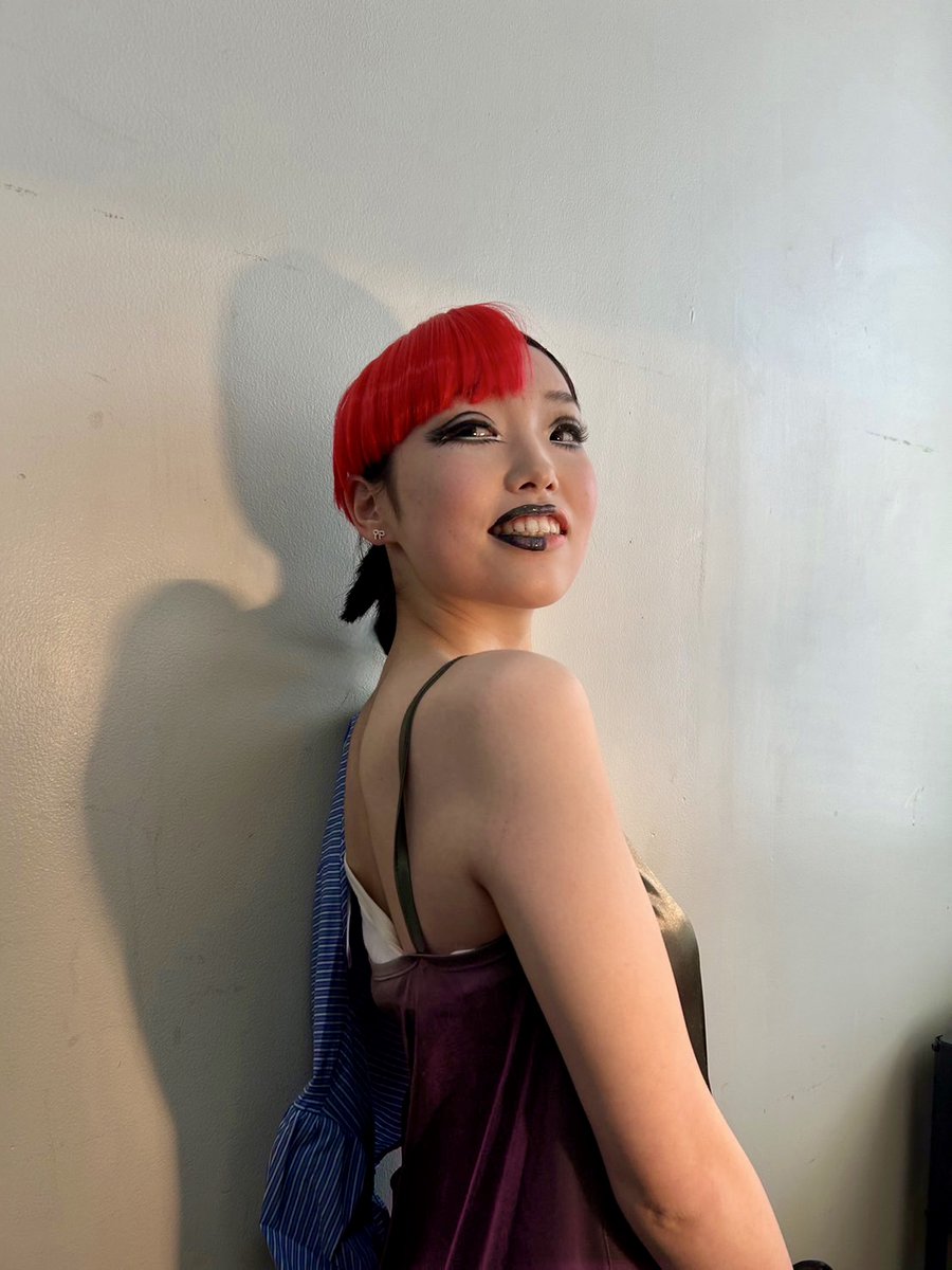 hiroshima_biyo's tweet photo. ２年生ヘアメイクコースのアーティストメイク💄
今回のテーマはツィギーメイクとポリーマグメイクでした✨ https://t.co/AL5RhVitEO
