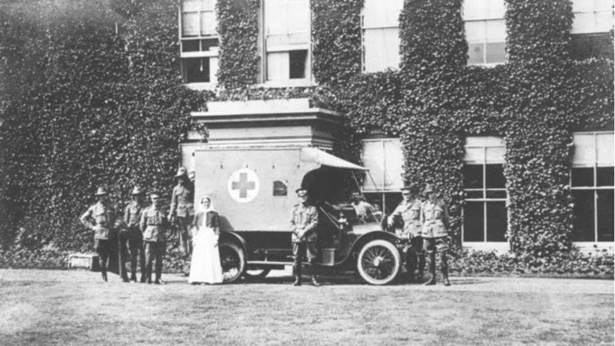 Today, we honour the courage of those who served and died in wars and conflicts. This image was taken June 1915: Medical staff arrive and Harefield opens its doors to the first wounded servicemen. #Anzac Day