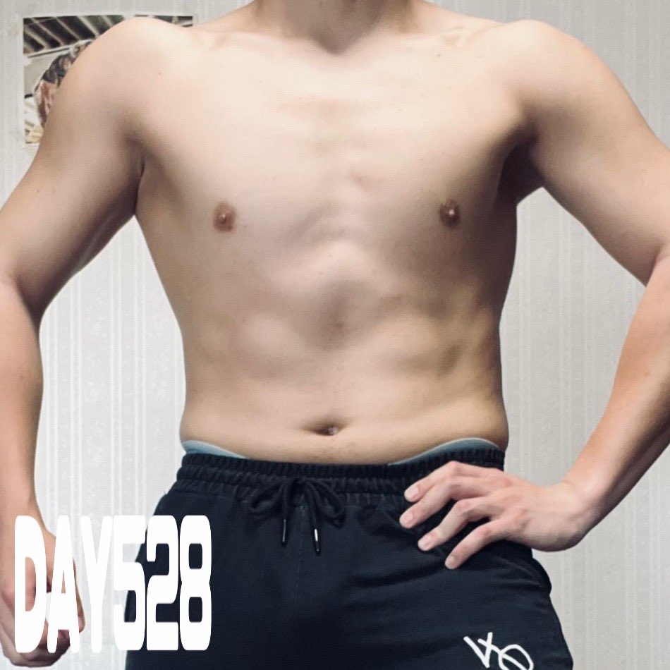 utamaru_fit's tweet photo. #DAY528
腕トレ終了🫡
Tシャツ着て腕トレしたけど終わった後の袖周りがパツパツになるの、いつ見てもやり切った感があって良いな(自己満足)😅
今日は休みで車のタイヤ🛞交換も行けたし、夜は読書を楽しも📚
皆様、本日もお疲れ様でした👋
#筋トレ
#ダイエット
#ボディメイク https://t.co/LuMbFoGo0o