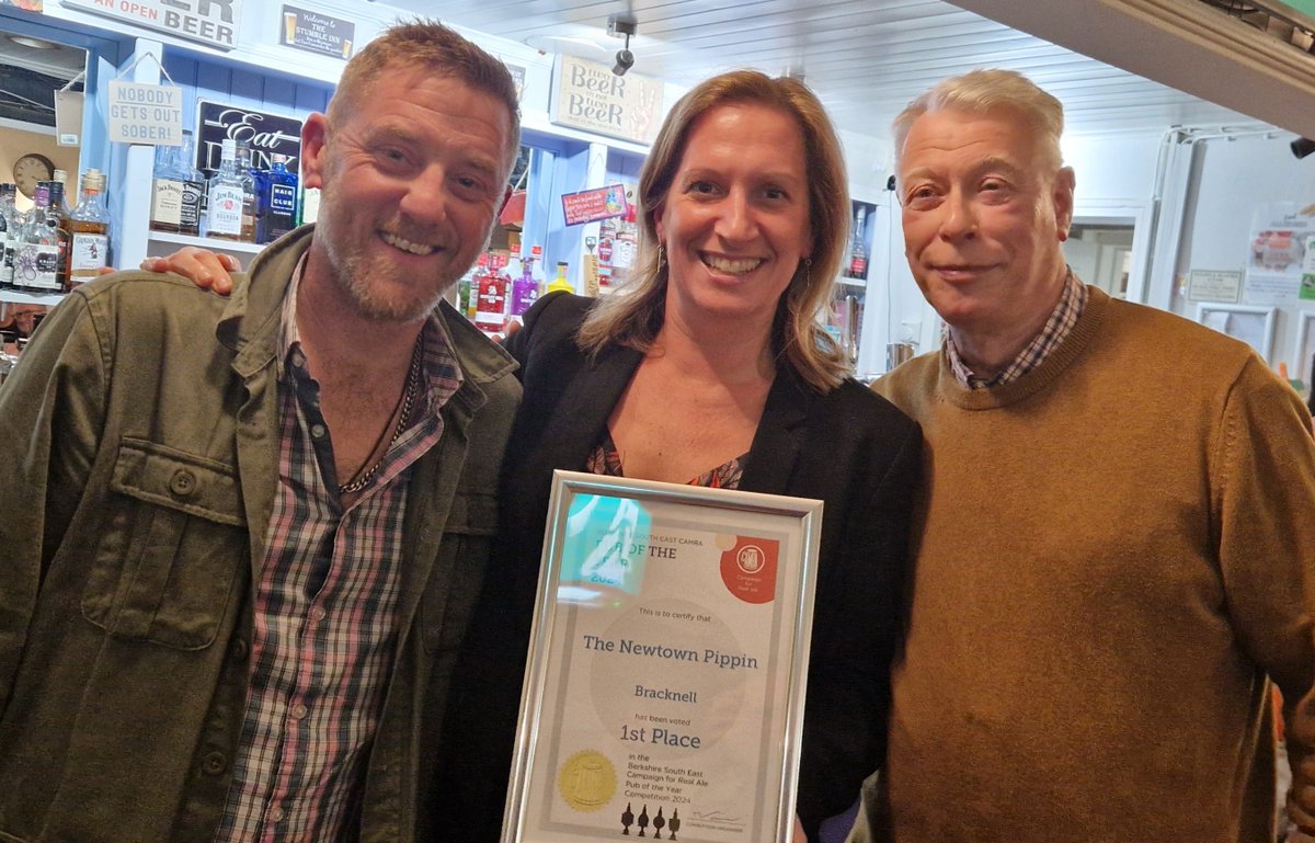 Congratulations again to the Newtown Pippin, Bracknell on winning our branch Pub of the Year award for 2024! Here is a photo from the award presentation to Simon and Vicki which took place on Tuesday evening 🎉🥳🍺