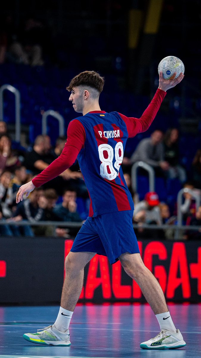 💥Nova convocatòria dels #HispanosJunior per a disputar el Triangular del proper 6 de maig a Portugal 🇵🇹

🤾‍♂️Els catalans convocats són:

Ferran Castillo (BM. Granollers)
Pablo Guijarro (BM. Granollers)
Òscar Grau (F.C. Barcelona)
Petar Cikusa (F.C. Barcelona)

#HandbolCatalà