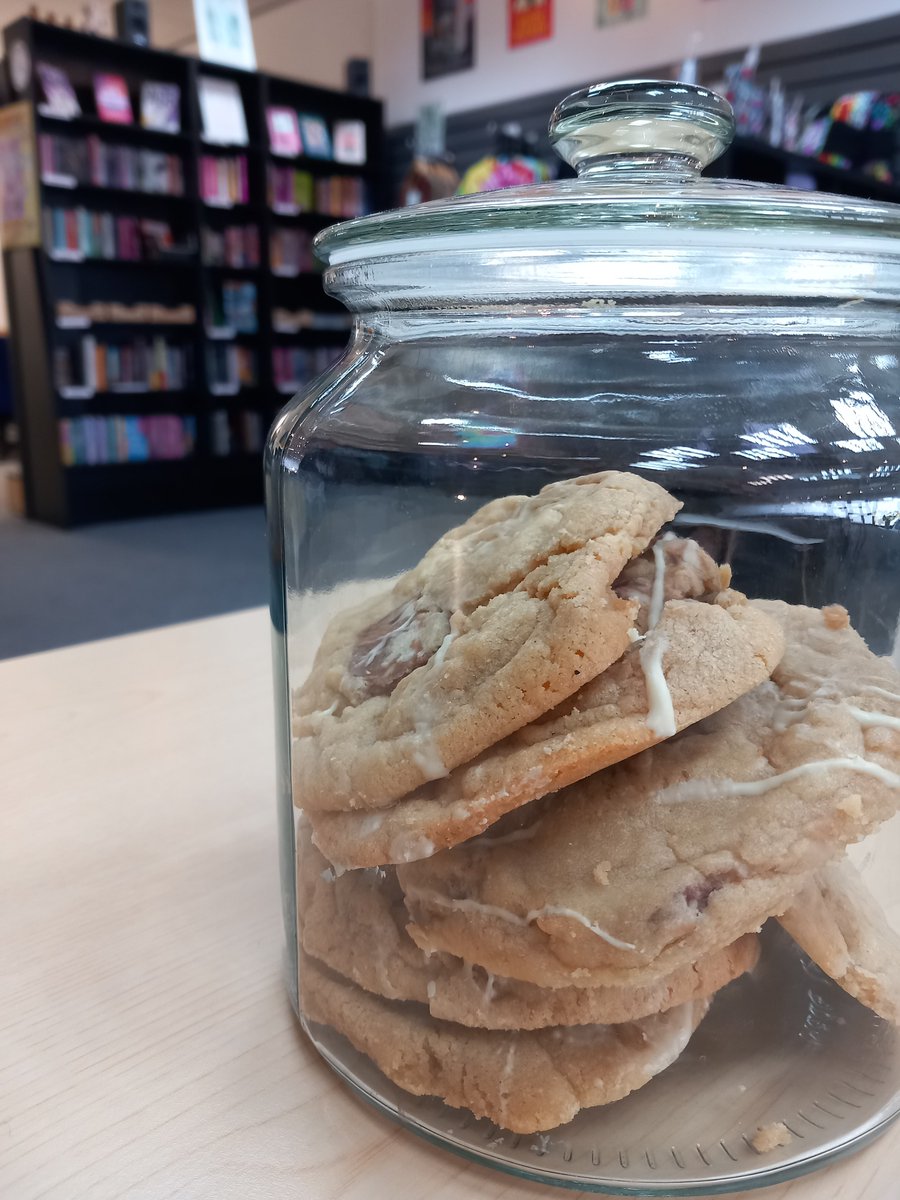 SweetSpotBakes's tweet photo. The street outside might still be a mess but we'e got cookies, we've got cake and we've got coffee. Not to mention the goodies in the shop!  
Opening times:   
10am-5:30pm on Thursday 
10am-5:30pm on Friday  
12pm-5:30pm on Saturday  
12pm-4pm on Sunday https://t.co/prJvtfROSL