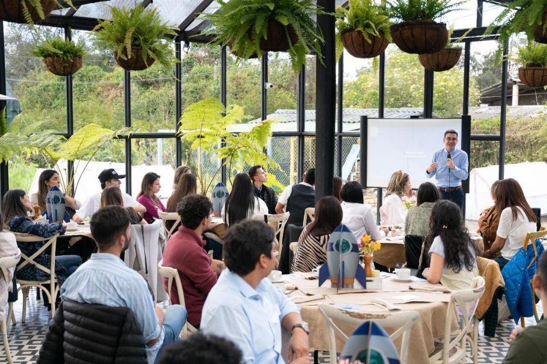 Congratulations to the UBS Visionary Leaders Cohort 2024! As an alumnus, I'm thrilled to see the innovative minds recognized for their impactful work in actualizing SDGs 3, 4, 10, and 13. Learn more: ubs.com/global/en/sust… #UBSGlobalVisionaries