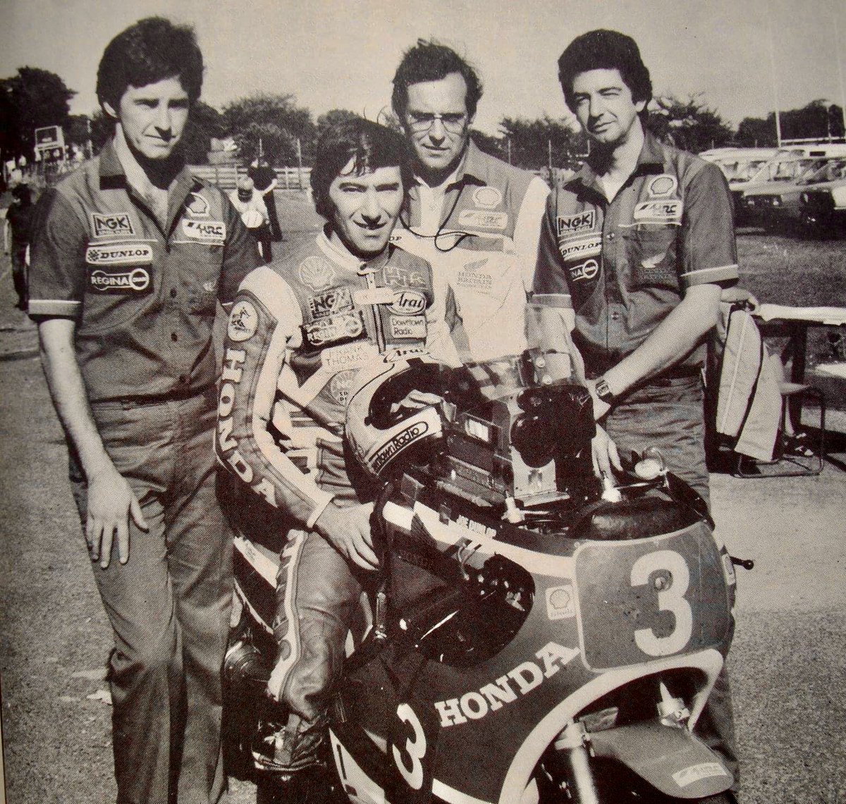 popsyosh34's tweet photo. Joey Dunlop 🇬🇧3️⃣🏁
#HondaBritain #V4VictoryCamera 🎥
#RIPBarry https://t.co/vgTkBa3roc
