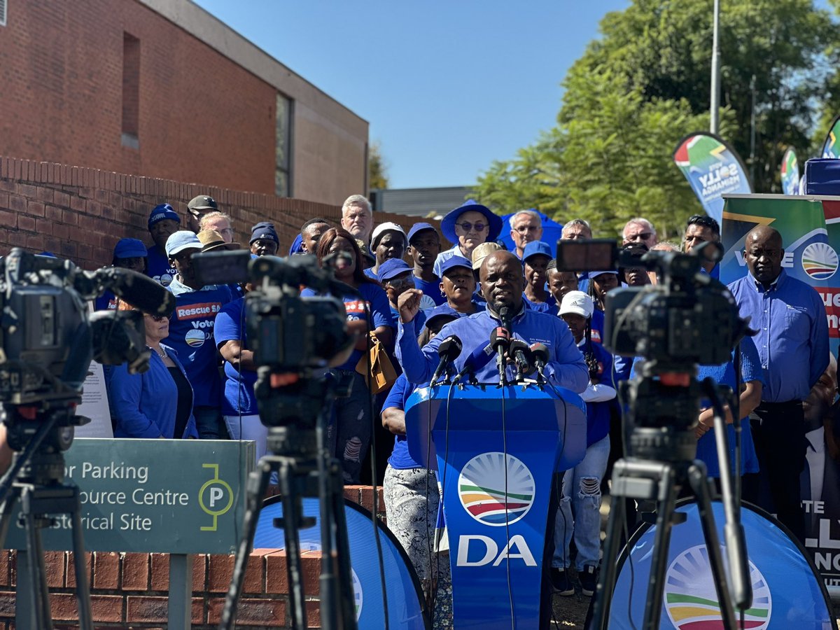 📺[LIVE] The Press Conference has started

We’re at Lilliesleaf, addressing the people of Gauteng - corruption, maladministration and lies have become the norm. 

This Freedom Day, we refuse to accept their lies. 

Roday, we present you with the truth. The truth behind 30 years…