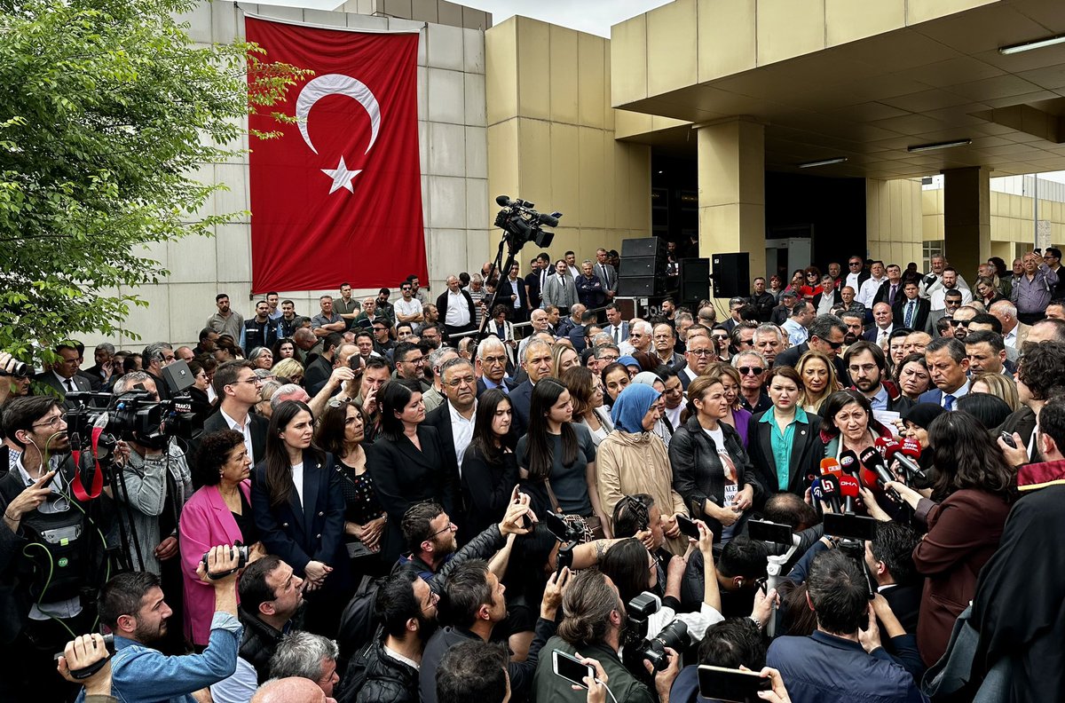 Genel Başkanımız Sayın Özgür Özel’le birlikte Çorlu tren katliamı davasının takip ediyoruz. Tüm toplumsal davalarda adalet tesis edilene kadar mücadelemizi sürdüreceğiz.