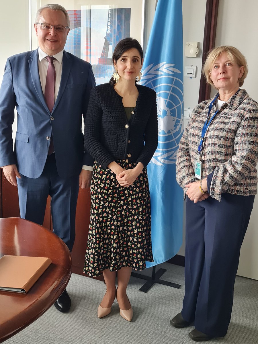 Visited @UNESCO HQ and discussed with M.Bergeron-Dars, @TawfikJelassi & @SteGiannini on how to strengthen support to #Ukraine fighting against Russia’s aggression. Supporting Ukraine’s journalists, children, education system - as important as our military and humanitarian aid.