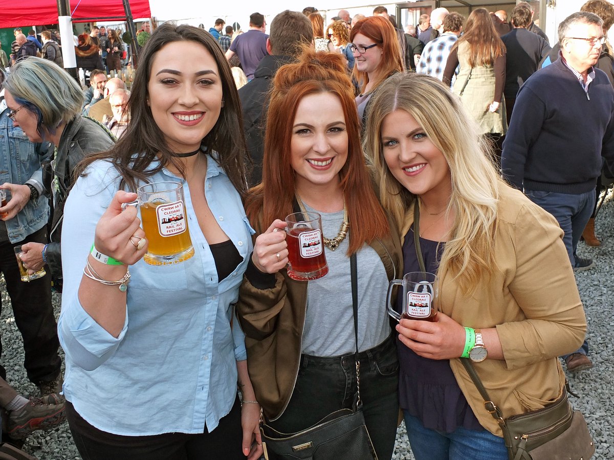 Cwrw ar y Cledrau / Rail Ale Festival welshcountry.co.uk/event/cwrw-ar-… #steam #train #ffestiniograilway #locomotive #steamengine #beerfestival #foodfestival #welshfoodanddrink #foodanddrinkwales #foodanddrink