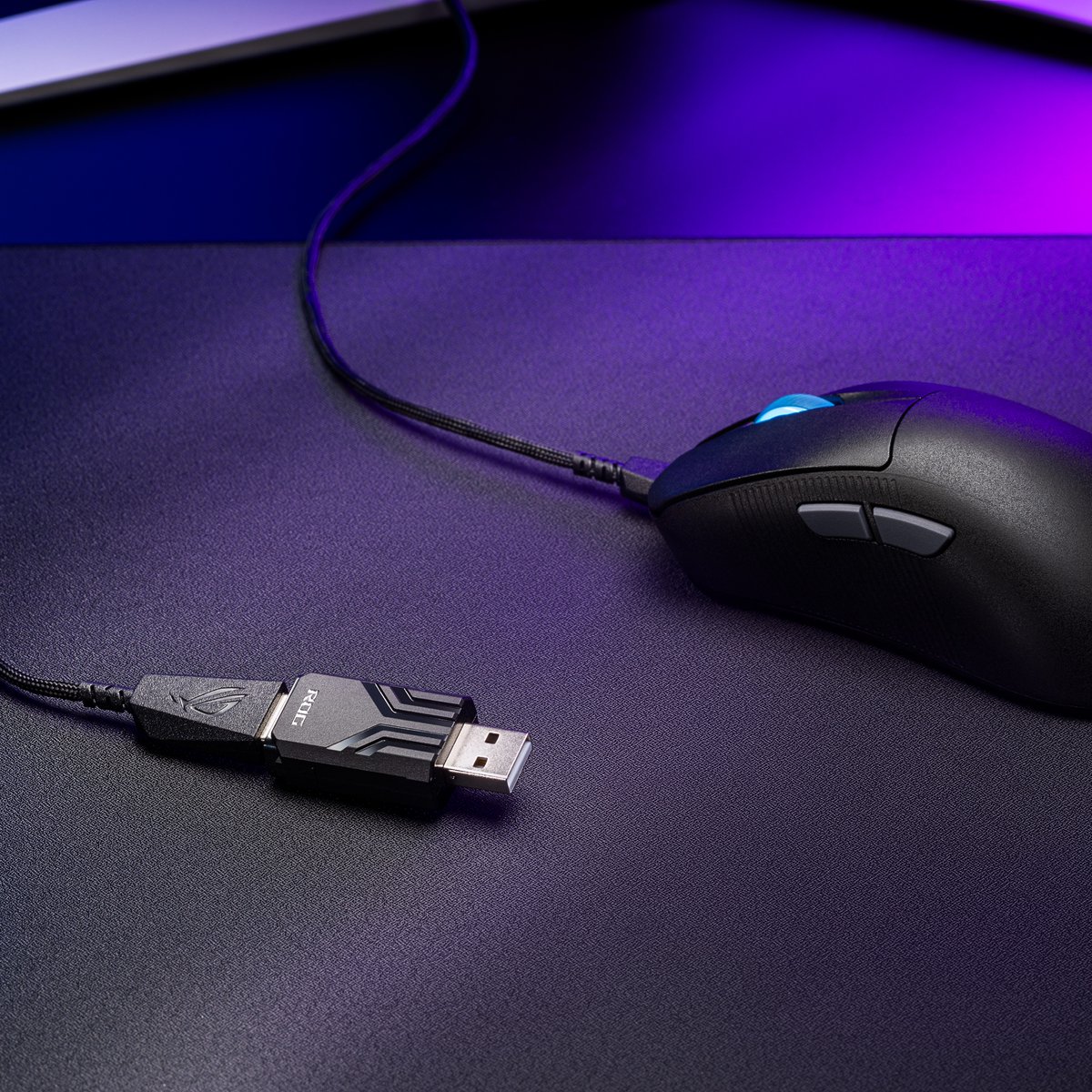 ASUS_ROG_FR's tweet photo. ROG Polling Rate Booster : disponible avec la souris ROG Keris II Ace, branche le directement sur l'appareil pour obtenir des taux d'interrogation (Polling Rate) allant jusqu'à 4000 Hz en  sans fil et jusqu'à 8000 Hz en filaire ✨ 🖱️ 

#ROGPollingRateBooster https://t.co/fOesCL8Dpr