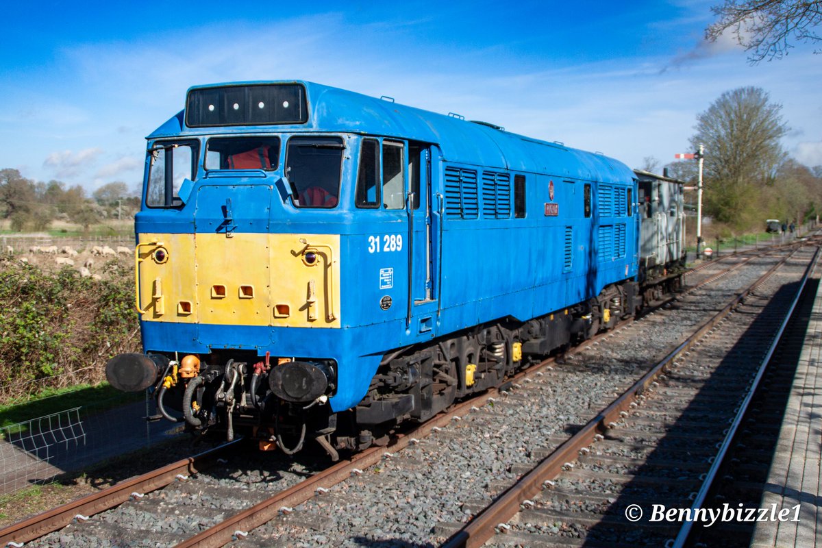 #ThreeSixtyThursday....... Only joking, have a ped instead! 31289 'Phoenix' looking good after a wash and brush up for the @NLRailway Boughton station opening. #ThursdayThirttOne