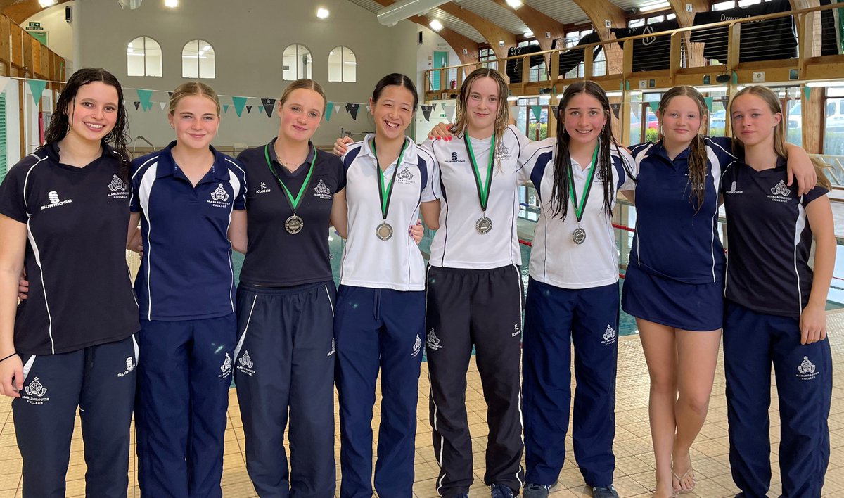 Well done to the Girls’ U18 Swimming Team (centre) who finished second at the @DowneHouse Gala on Wednesday afternoon.