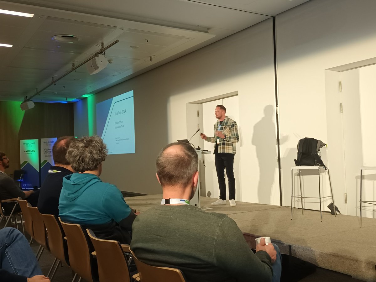 Do's and Don't s on @VMwareTanzu #Kubernetes Grid by @vmw_rguske is the center of attention at German @MyVMUG 👇 #vCommunity