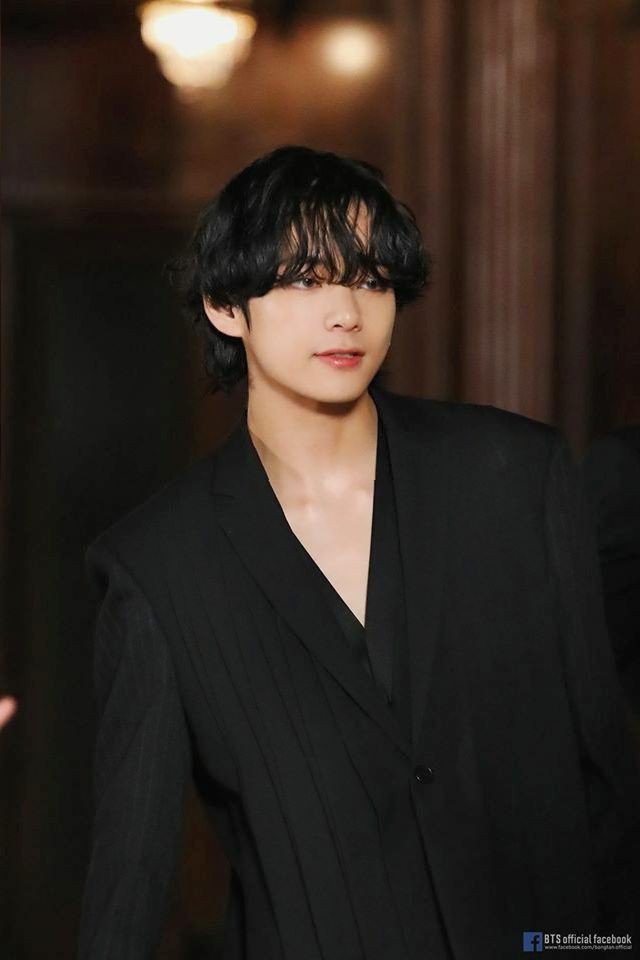 iauroram's tweet photo. برای بالا بردن ارزش تجاری تهیونگ
ریپ+ریت بزنید

For김태형V #KimTaehyung #BTSV #V #김태형 https://t.co/0h4MxgZuL3