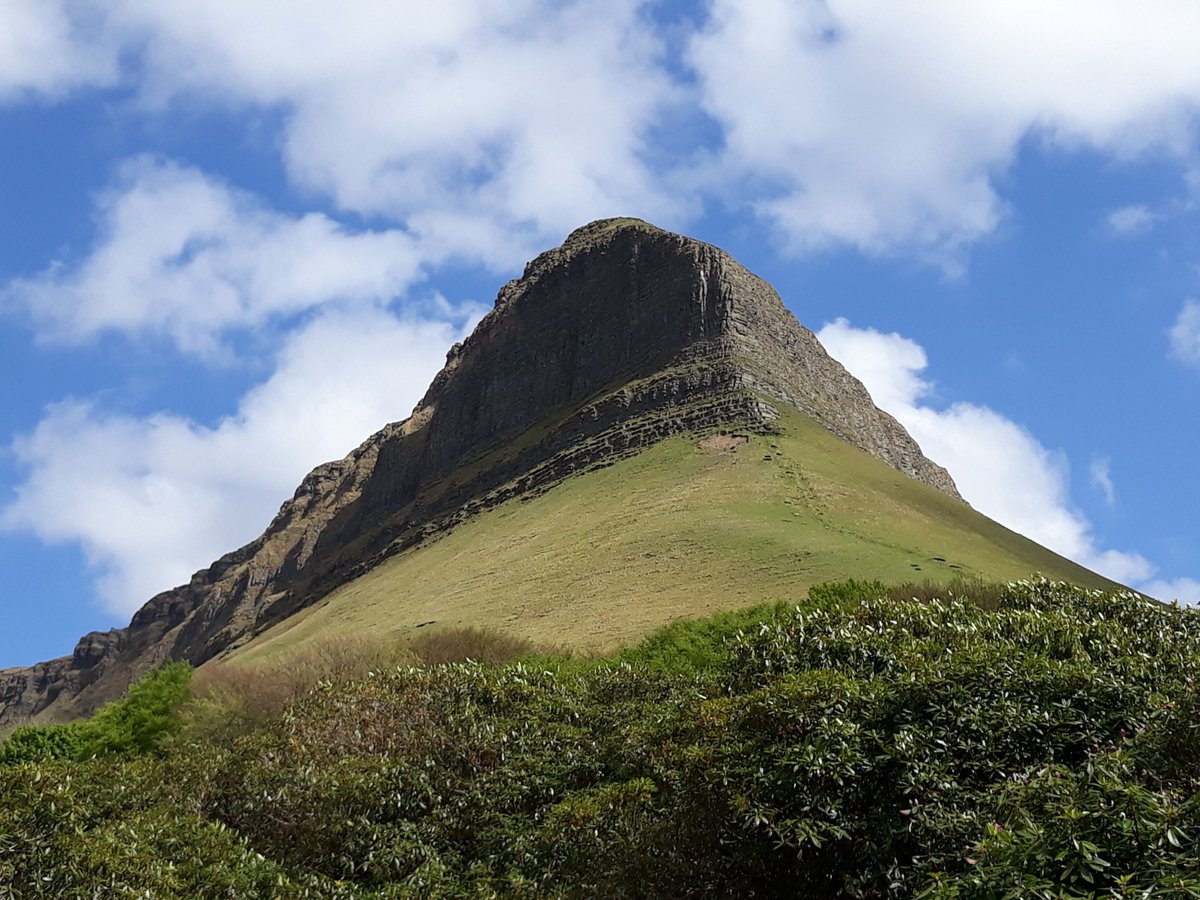 Under bare Ben Bulben's head
#PoetryDayIRL #Yeats #Sligo