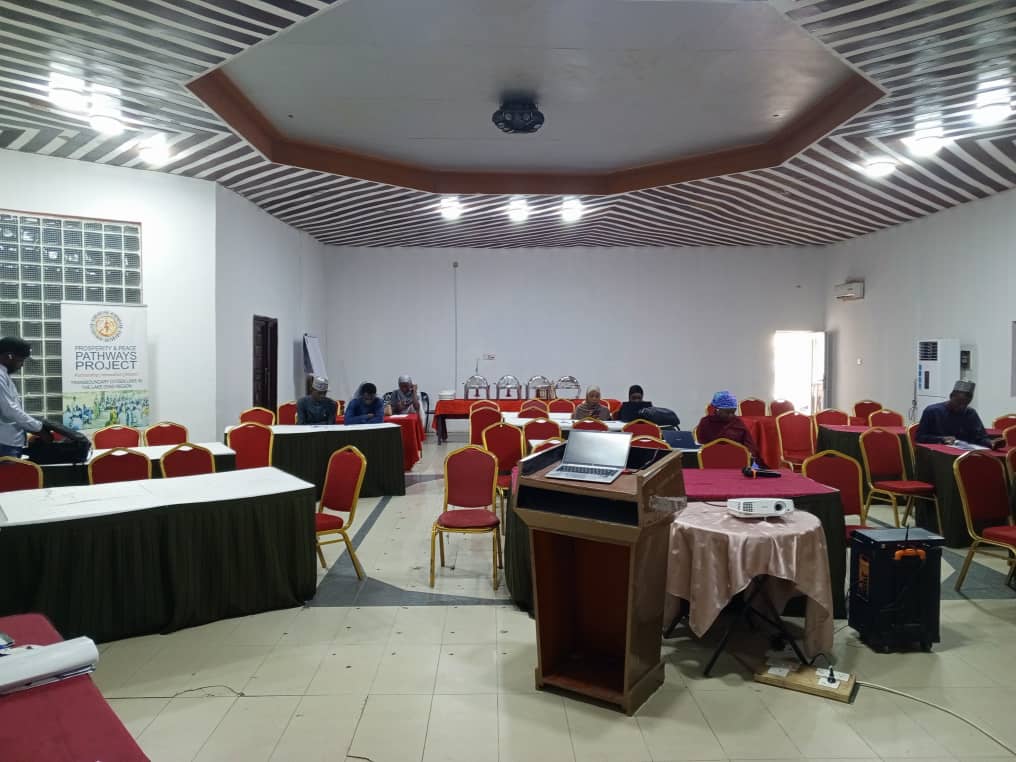 Our @nextpathwayslab 'YOUNG CITIZENS PANEL' is starting right now in the city of #Maiduguri. Our goal is to track the politics of knowledge underpinning prosperity and peace using two rounds of panel meetings involving young people with an expert workshop in between