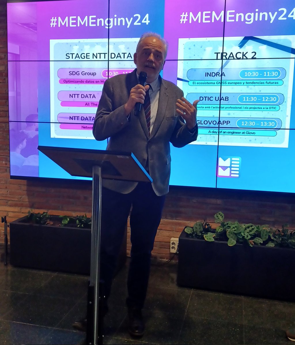 UABBarcelona's tweet photo. El #rectorUAB, Javier Lafuente: “El més important és connectar-nos amb el teixit social. Sou el talent que podrà canviar la societat.”
#UAB #MEMEnginy @coenginyuab @EnginyeriaUAB https://t.co/cXpsOdRQJ8