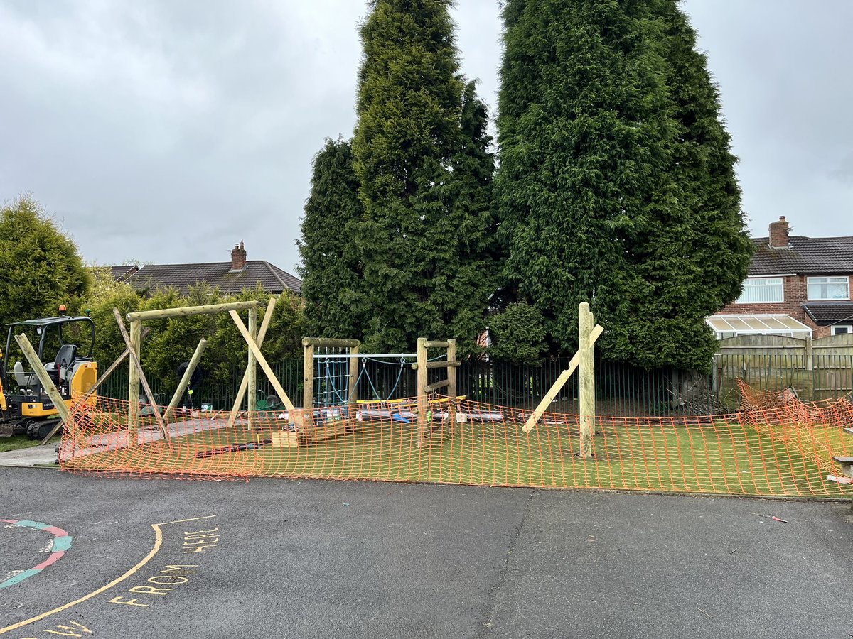 Our climbing frame developments are well underway this week and we are all very excited to get playing! HUGE THANKS to our amazing parents - without their fundraising contributions over the last 2 years, this wouldn’t be possible! What a lucky school we are! #teamwork