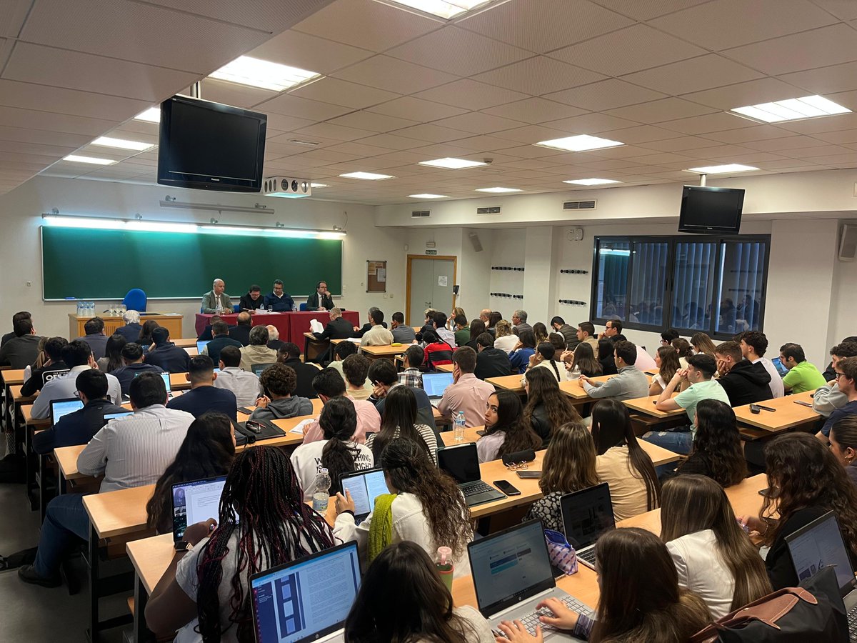 En esta mañana tiene lugar la III Jornada sobre Derechos Humanos y Doctrina Social de la Iglesia, celebradas en la Facultad de Derecho de Sevilla en colaboración con la Cátedra de Derecho Canónico y Eclesiástico de nuestra institución