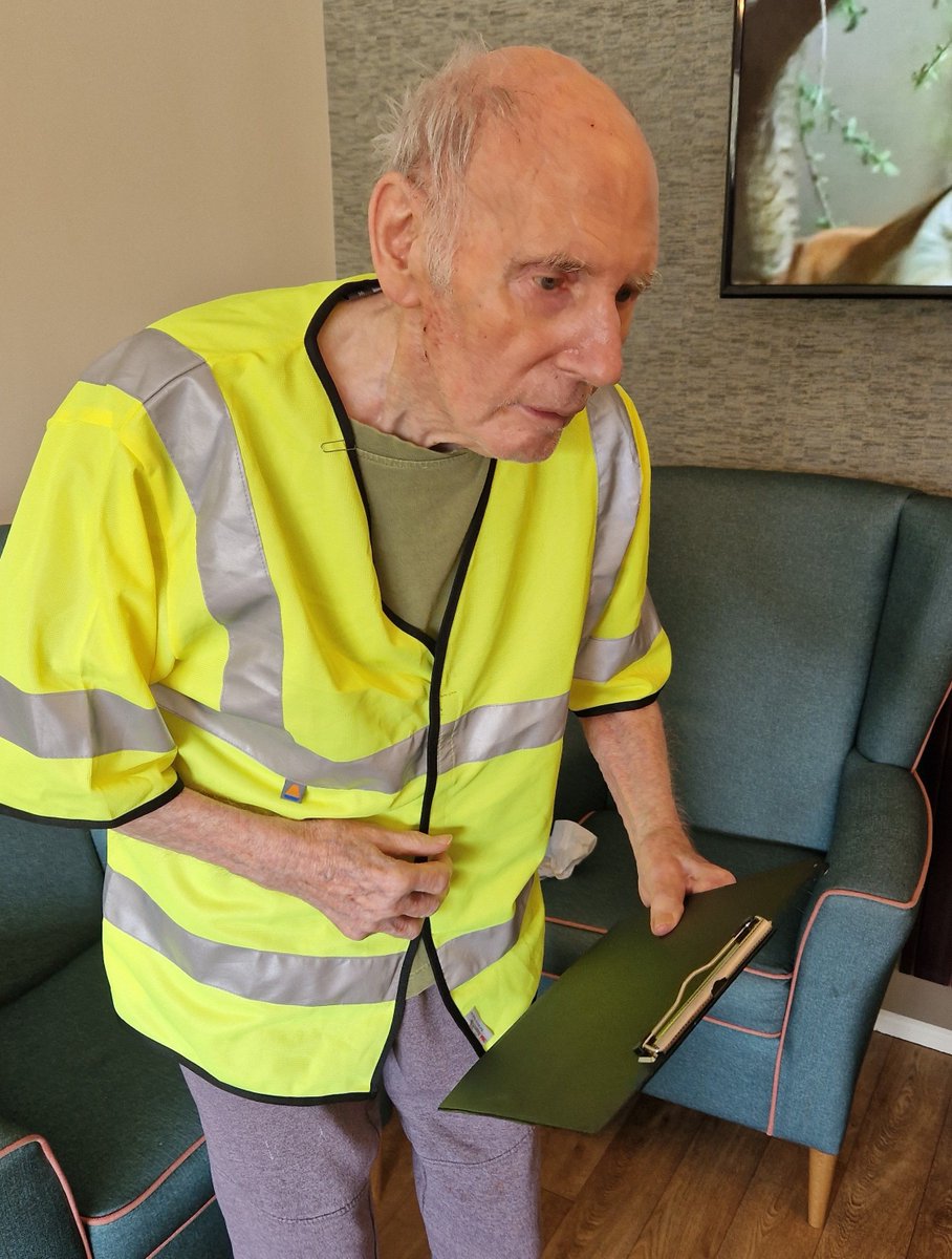 Brian, resident at Ashlea Lodge Care Home, has reprised his role of Health & Safety Inspector thanks to the brilliant initiative from the Reconnect team 👏  

Read all about Brian's heart-warming story here: buff.ly/3QgBwlU 

#dementiacare #carehome #sunderland